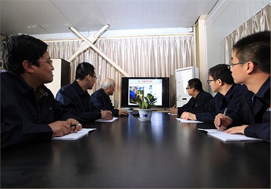 工程技(jì)術團隊(duì)會議-航(hang)天泵閥(fa)