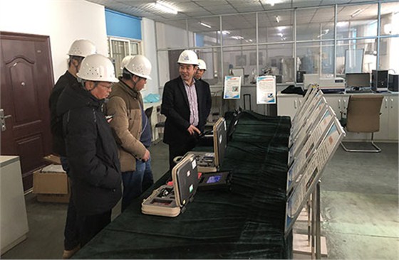 航天泵(bèng)閥現場參觀1 航(háng)天泵閥現場參(can)觀1